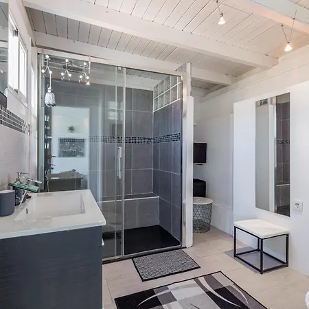 Vila For Rent In